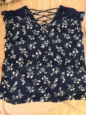 Stitch Fix Fortune + Ivy Women’s Navy Floral Crisscross Back Blouse